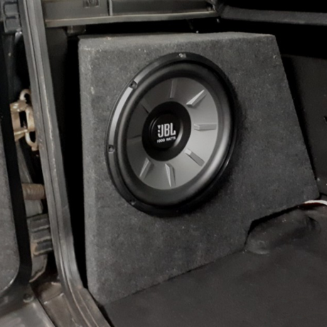 Короб под 10" сабвуфер B@3 2123 Chevrolet Niv@ (в левое крыло, 35 литров) купить недорого с доставкой в Орел