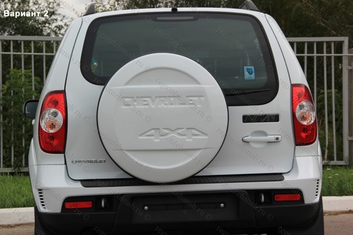 Чехол запасного колеса Chevrolet Niv@ с эмблемой Chevrolet купить недорого с доставкой в Орел
