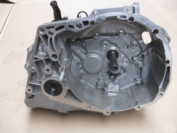 Механическая коробка переключения передач (МКПП 5-ст.) Renault JR5-514, двигатель К4М  1.6 16V, новая, оригинал 320106193R 8200934990 купить недорого с доставкой в Орел