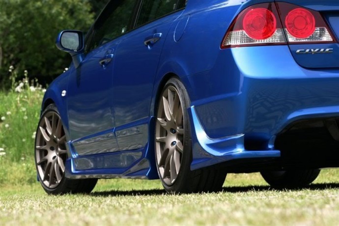 Накладки на задний бампер "Bomex" Honda Civic 4D купить недорого с доставкой в Орел